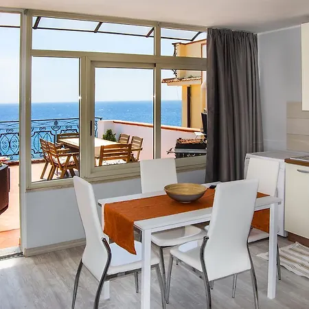 Loft Vista Sul Mare شقة يتوجاني